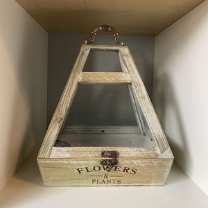 Flowers and plants holder